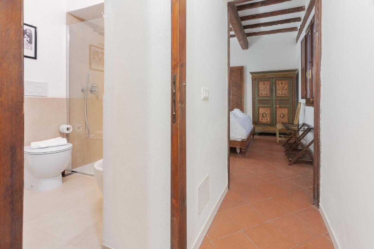 Center Ztl Lovely Apartment แฟร์รารา ภายนอก รูปภาพ