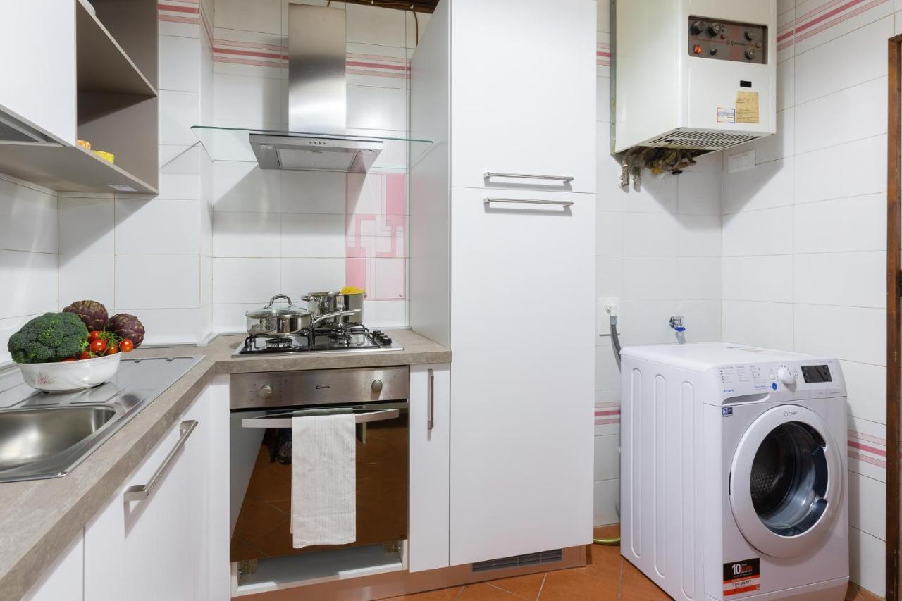 Center Ztl Lovely Apartment แฟร์รารา ภายนอก รูปภาพ