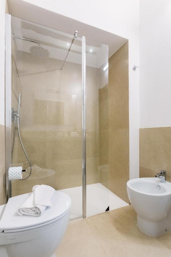 Center Ztl Lovely Apartment แฟร์รารา ภายนอก รูปภาพ