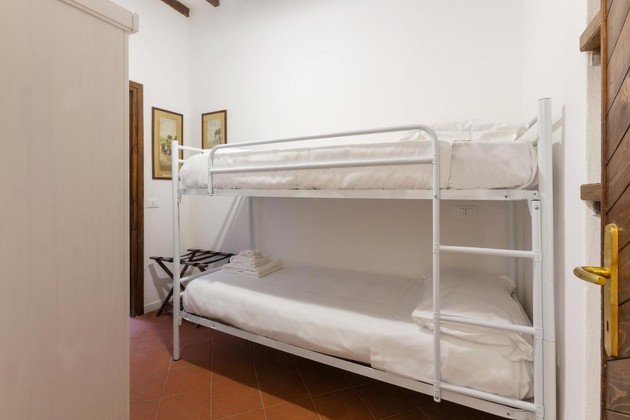 Center Ztl Lovely Apartment แฟร์รารา ภายนอก รูปภาพ